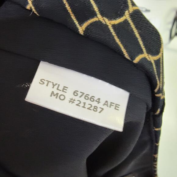 4/$25 -Harold's A-line 100% Rayon Chiffon Black Gold Fit & Flare Skirt Size M - Picture 8 of 8